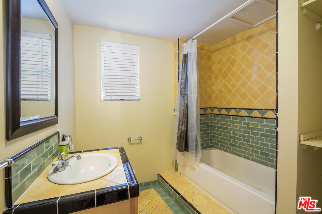 1272 South Ridgeley Drive Los Angeles, CA 90019 - Photo 41 of 41