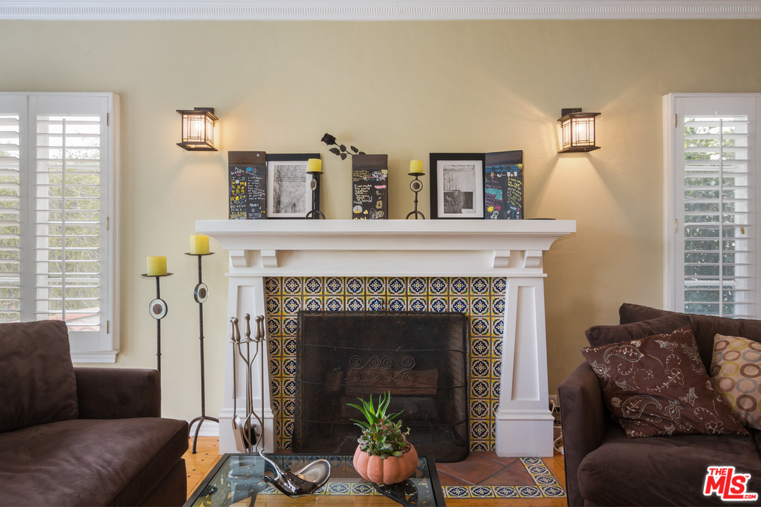 1272 South Ridgeley Drive Los Angeles, CA 90019 - Photo 7 of 41
