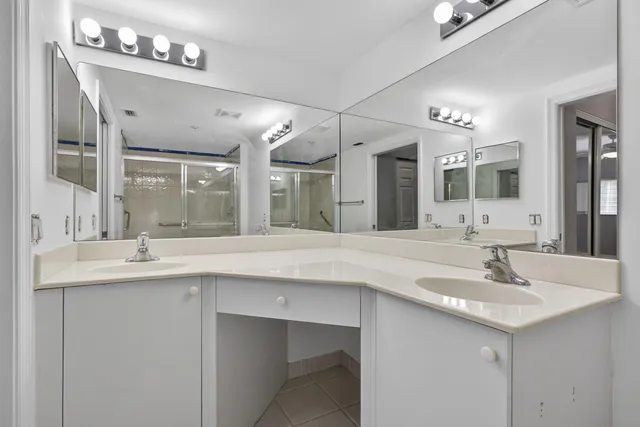 $170,000 | 4723 Lucerne Lakes Boulevard East, Unit 612, Lake Worth, FL 33467