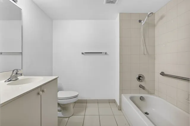 $170,000 | 4723 Lucerne Lakes Boulevard East, Unit 612, Lake Worth, FL 33467