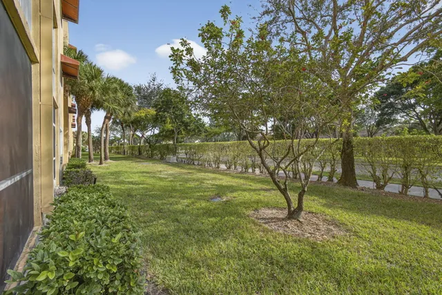 $170,000 | 4723 Lucerne Lakes Boulevard East, Unit 612, Lake Worth, FL 33467