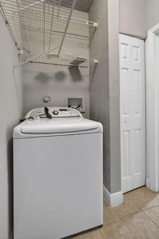 $170,000 | 4723 Lucerne Lakes Boulevard East, Unit 612, Lake Worth, FL 33467