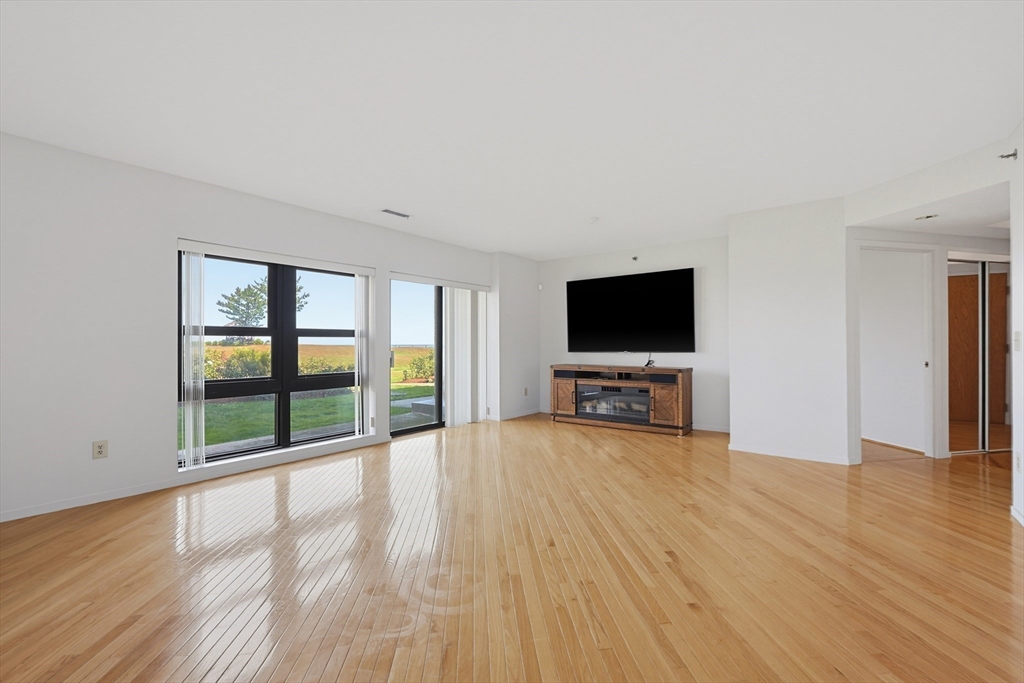1 Seal Harbor Road, Unit 116 Winthrop, MA 02152 - Photo 7 of 38