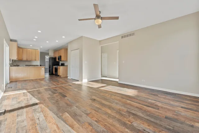 $3,300 | 32804 Bending Creek Road, McHenry, IL 60051