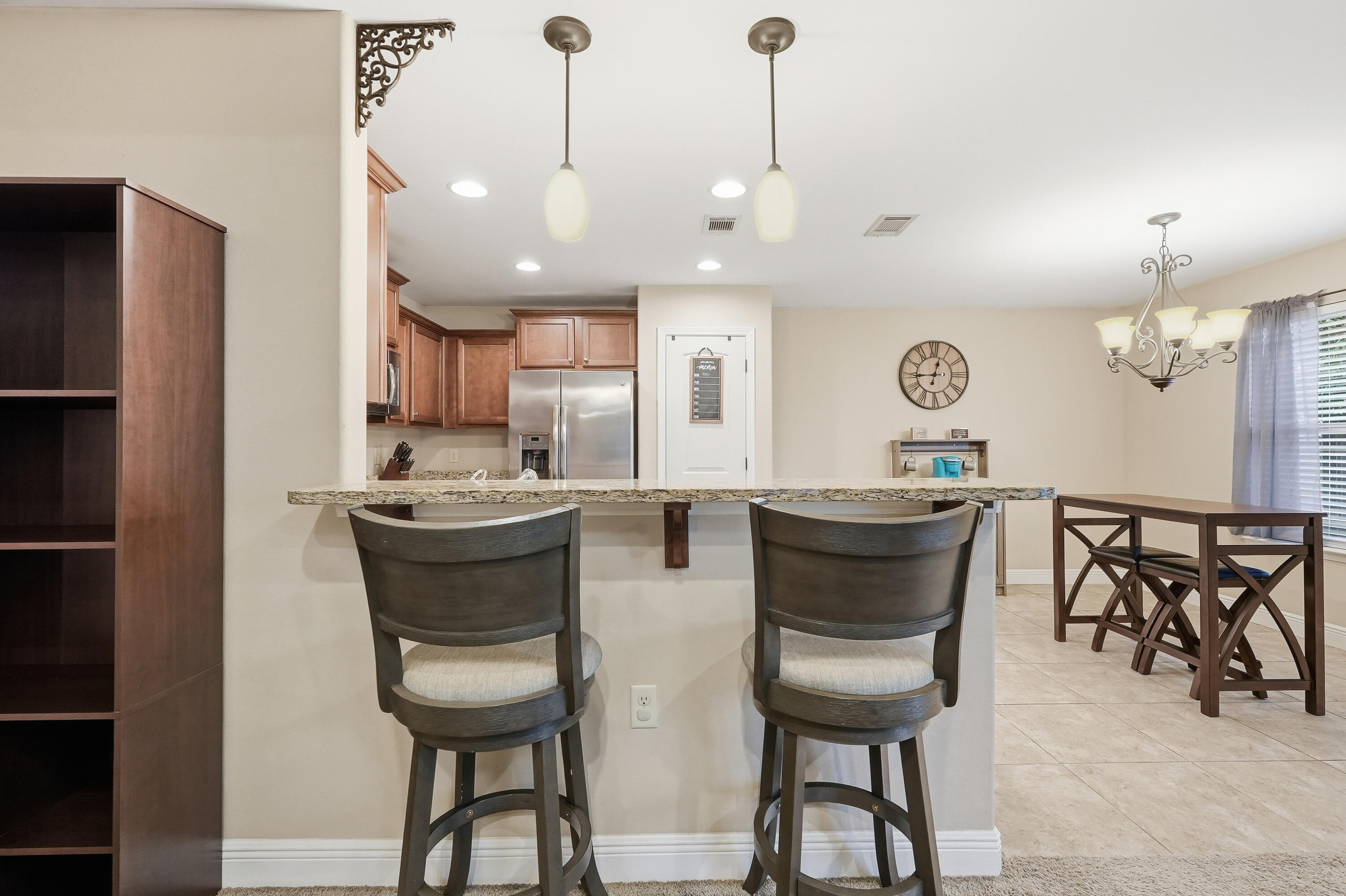 516 Grand Ridge Drive Crestview, FL 32539 - Photo 11 of 34 Breakfast bar