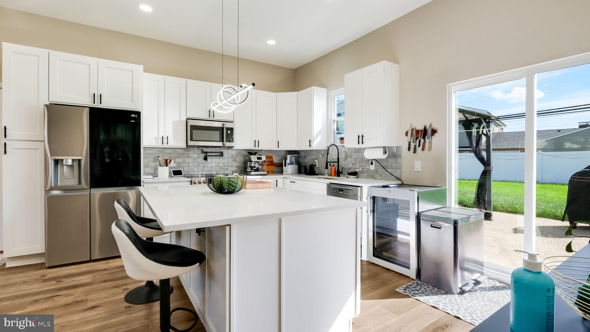27 Bittersweet Road Levittown, PA 19057 - Photo 9 of 36 Eat in Kitchen