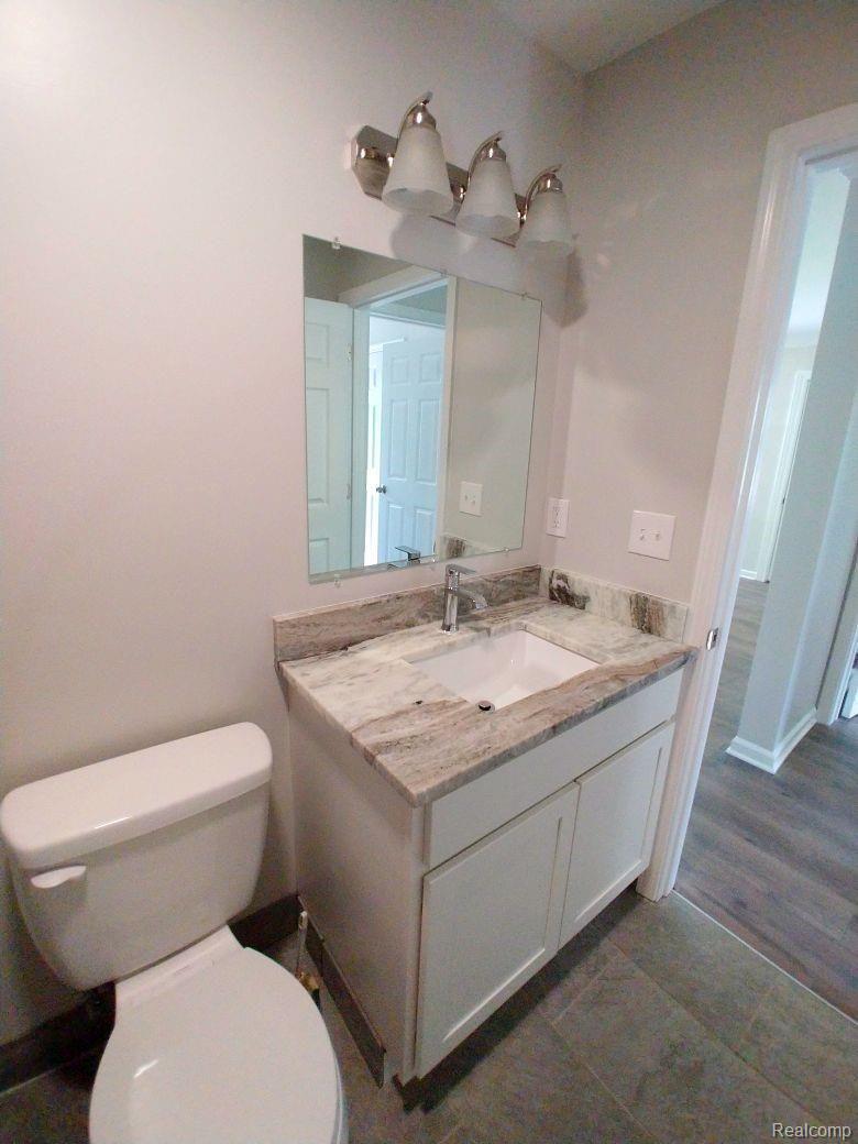 3486 Longview Avenue Rochester, MI 48307 - Photo 22 of 30 Bath 1 B.jpg