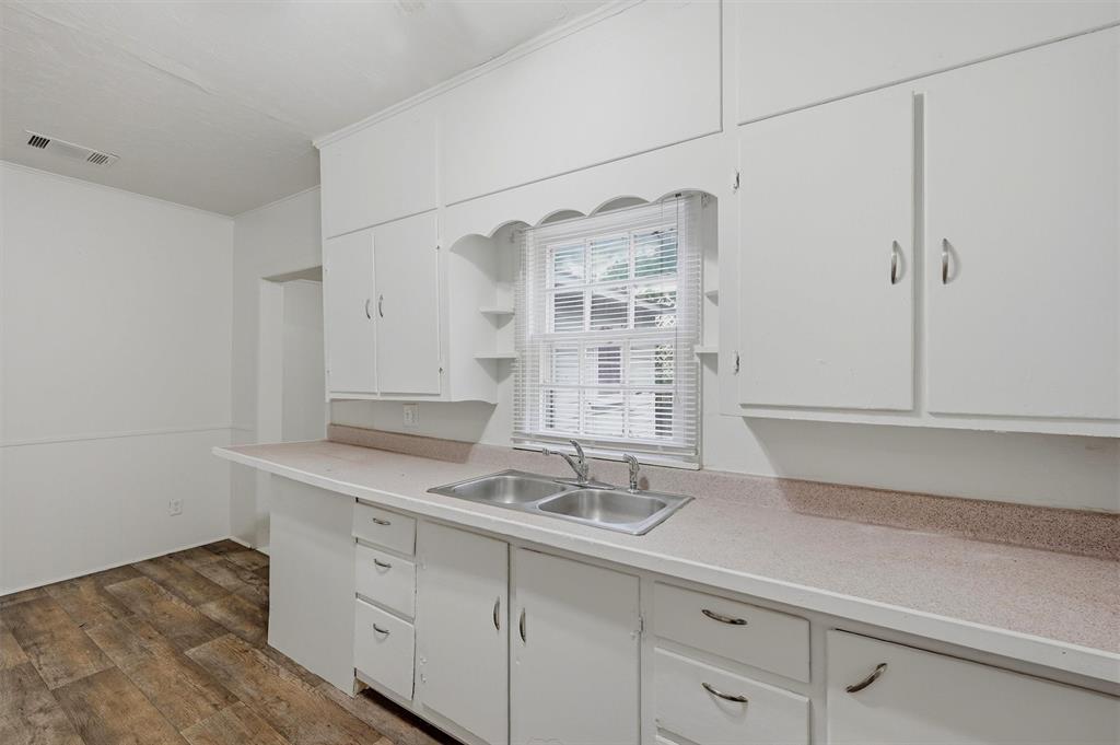1105 West Hull Street Denison, TX 75020 - Photo 12 of 25