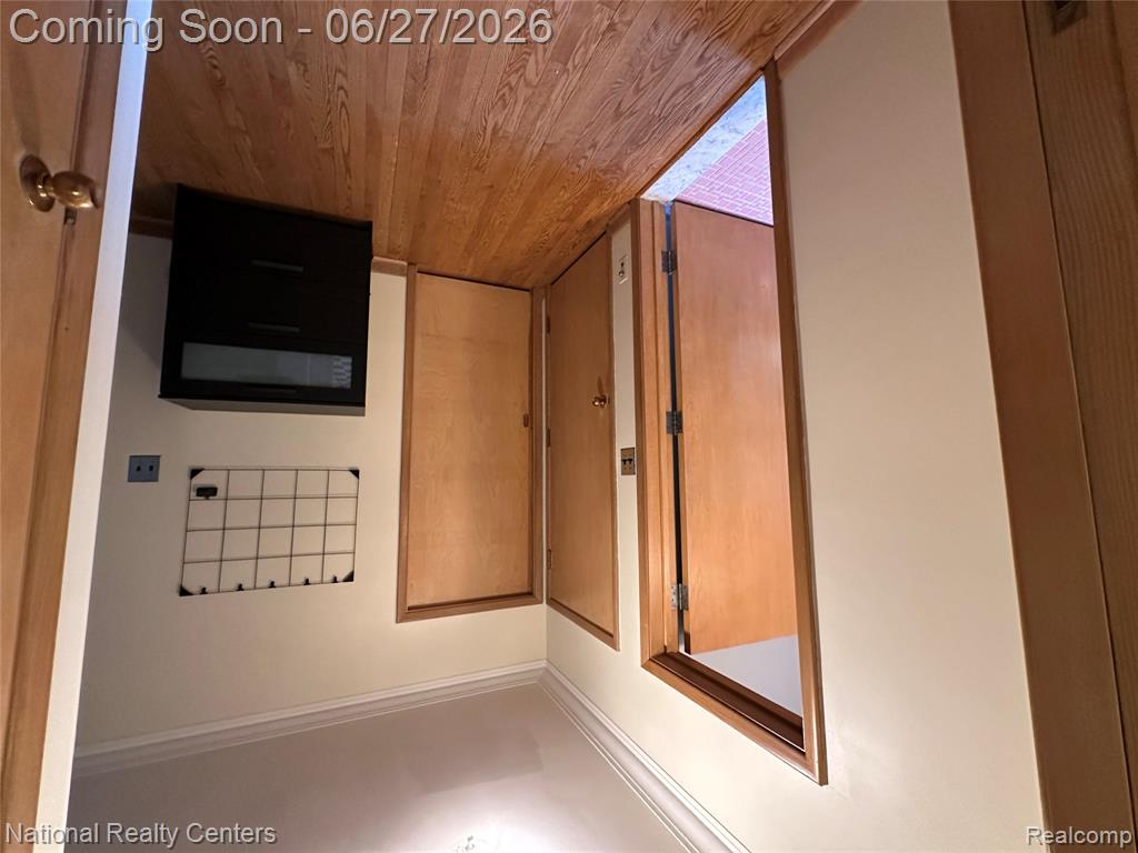 821 Pemberton Road Grosse Pointe, MI 48230 - Photo 23 of 64