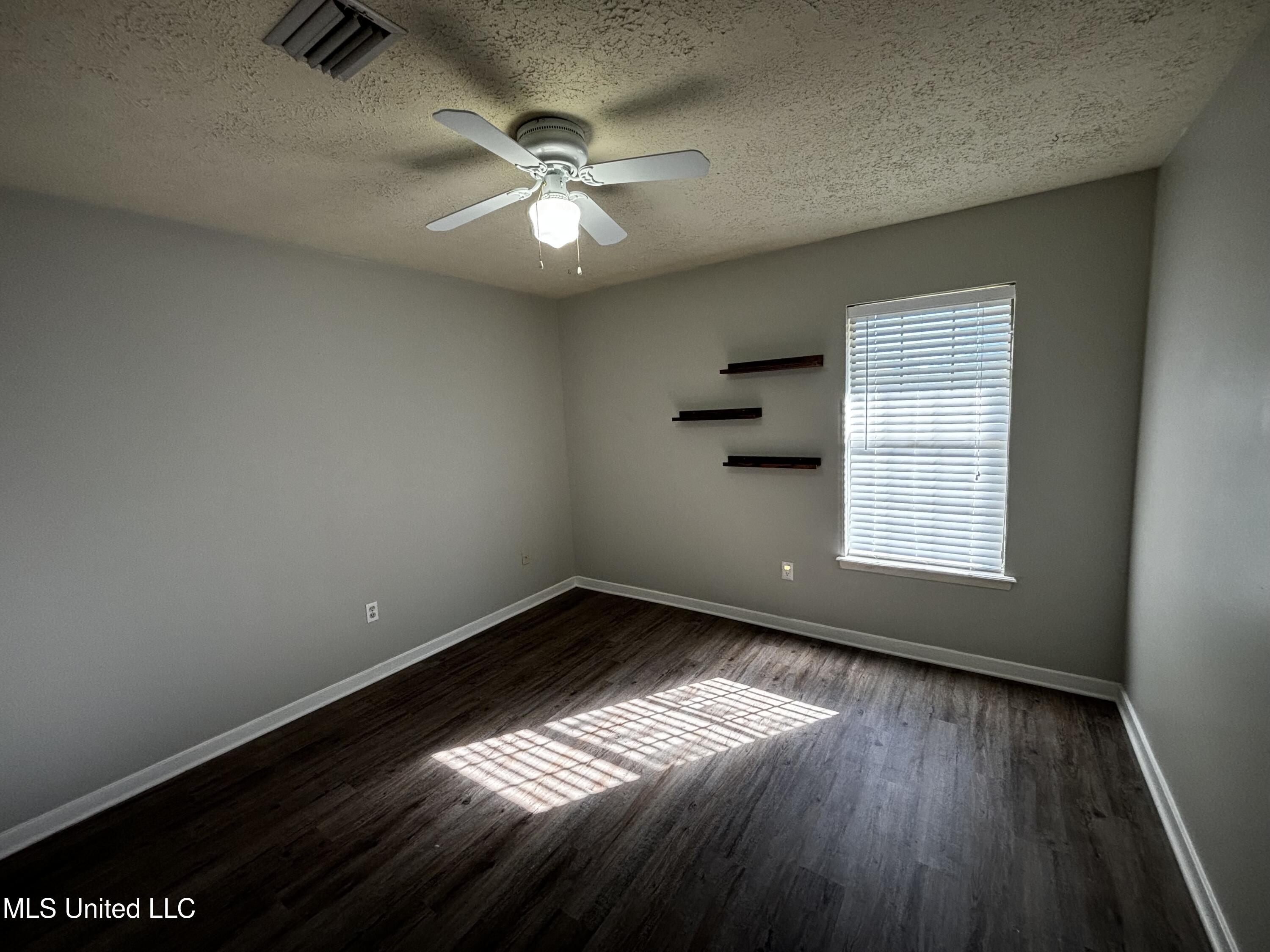 7 Treeway Drive Brandon, MS 39042 - Photo 12 of 20 Photo Nov 14 2024, 1 42 24 PM