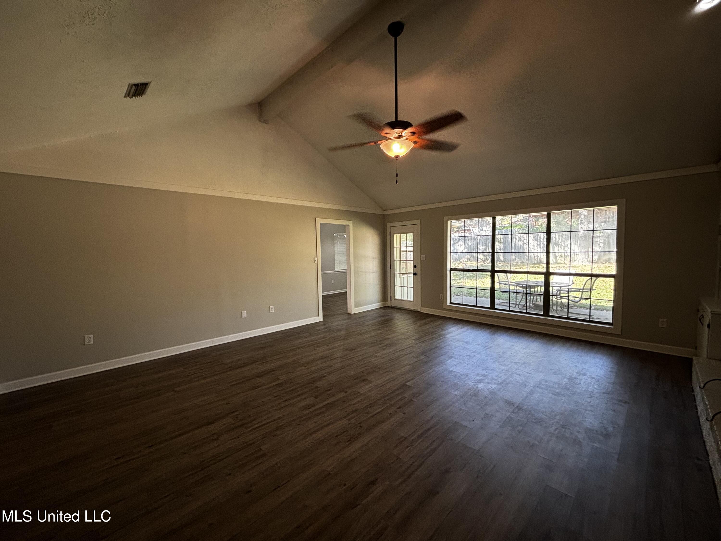 7 Treeway Drive Brandon, MS 39042 - Photo 5 of 20 Photo Nov 14 2024, 1 39 31 PM