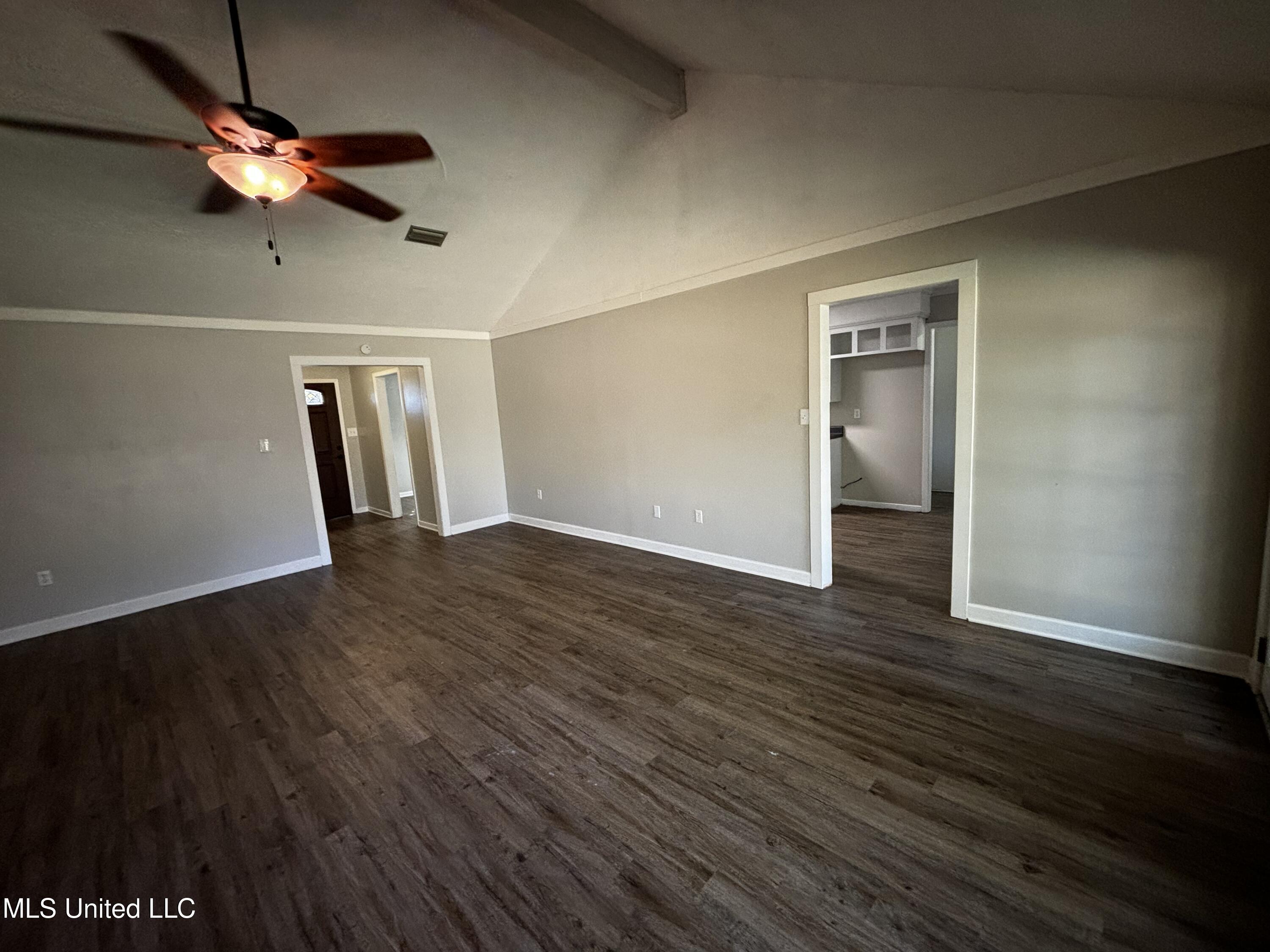 7 Treeway Drive Brandon, MS 39042 - Photo 6 of 20 Photo Nov 14 2024, 1 39 44 PM