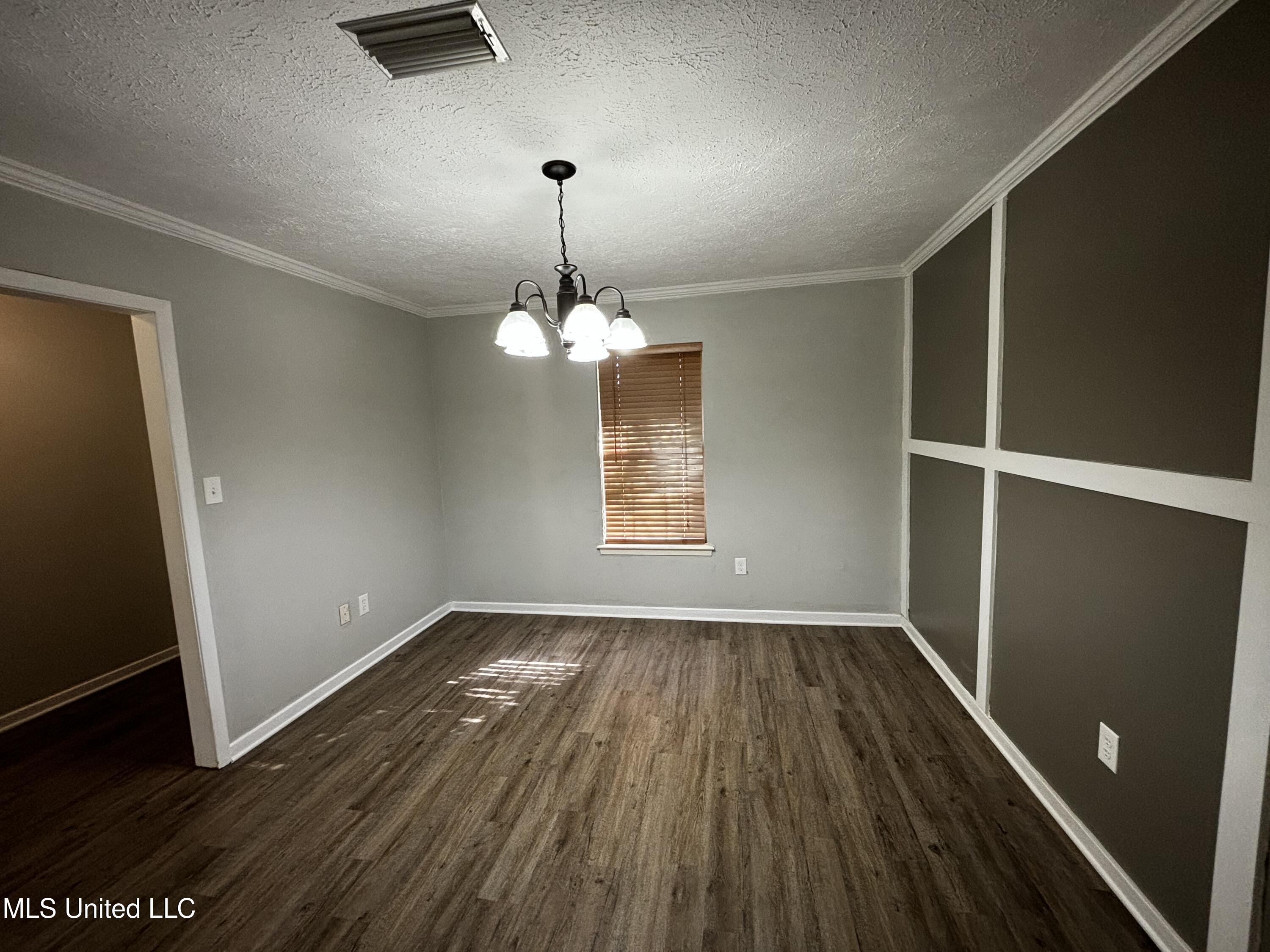 7 Treeway Drive Brandon, MS 39042 - Photo 7 of 20 Photo Nov 14 2024, 1 40 28 PM