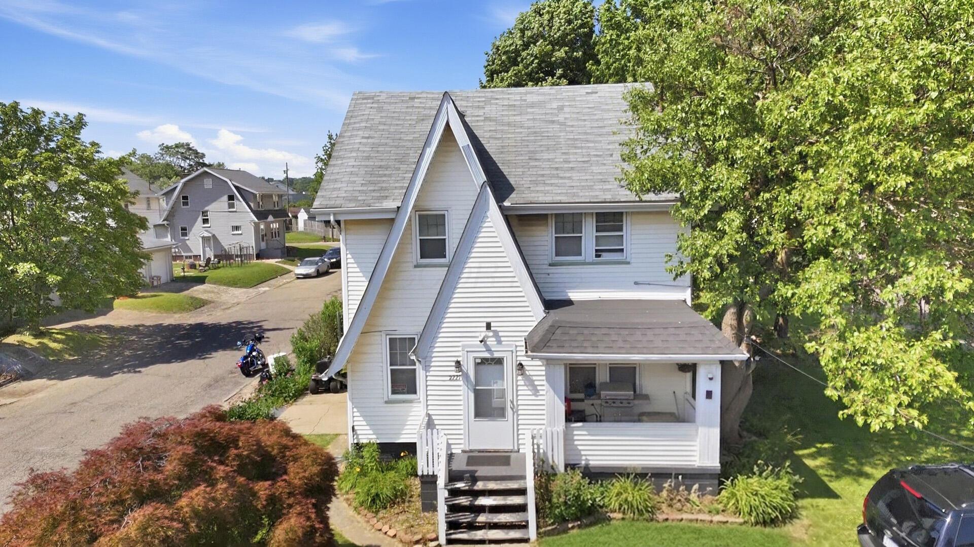 2221 9th Street Northwest Canton, OH 44708 - Photo 1 of 33