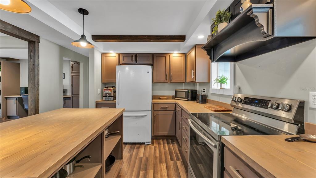 521 Oak Ridge East Lakeland, FL 33801 - Photo 11 of 32