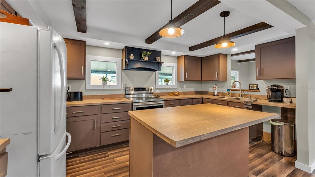 521 Oak Ridge East Lakeland, FL 33801 - Photo 12 of 32