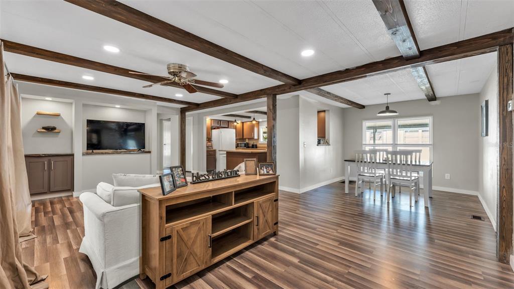 521 Oak Ridge East Lakeland, FL 33801 - Photo 2 of 32