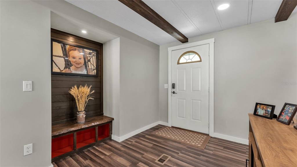 521 Oak Ridge East Lakeland, FL 33801 - Photo 5 of 32