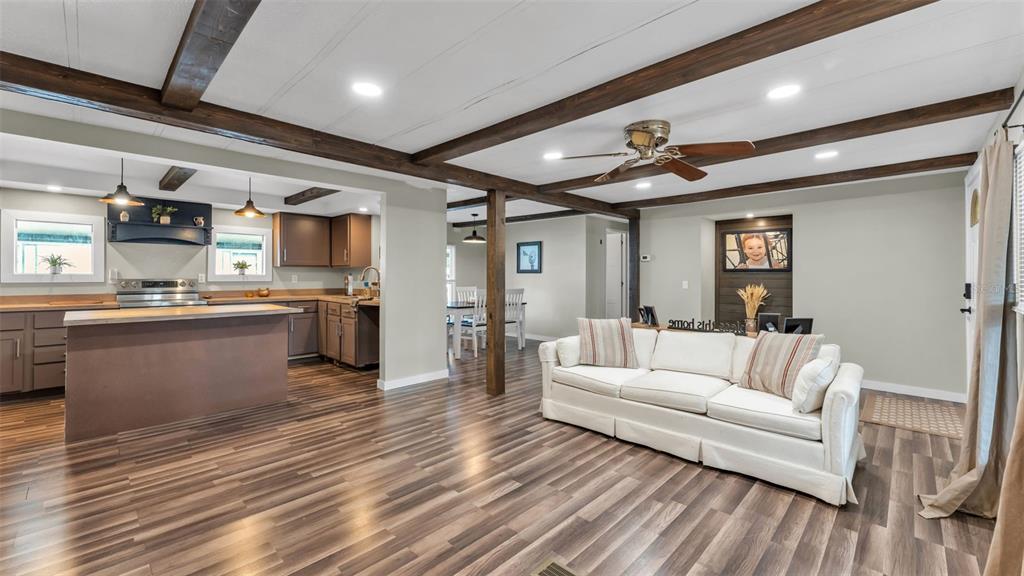 521 Oak Ridge East Lakeland, FL 33801 - Photo 8 of 32