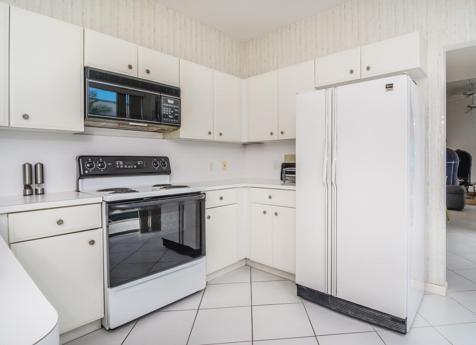 3675 Mykonos Court Boca Raton, FL 33487 - Photo 9 of 48 b-9