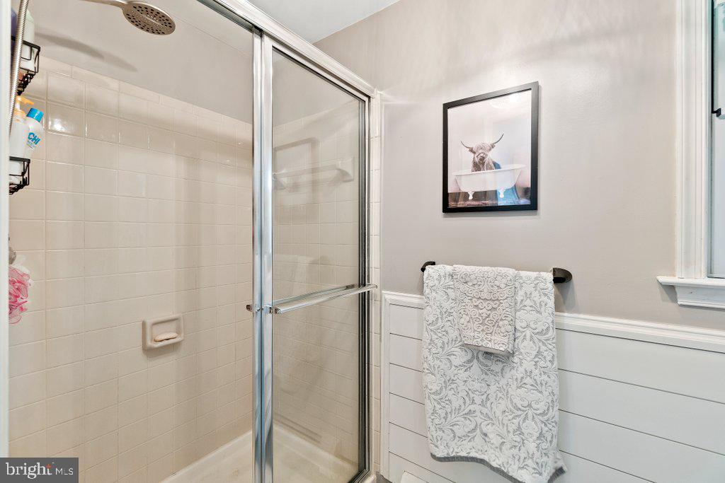 12010 Coppermine Road Union Bridge, MD 21791 - Photo 29 of 49 Main floor full bath