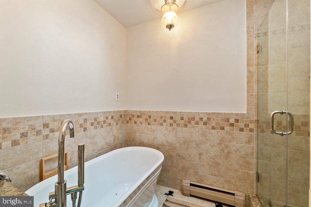 12010 Coppermine Road Union Bridge, MD 21791 - Photo 39 of 49 En suite