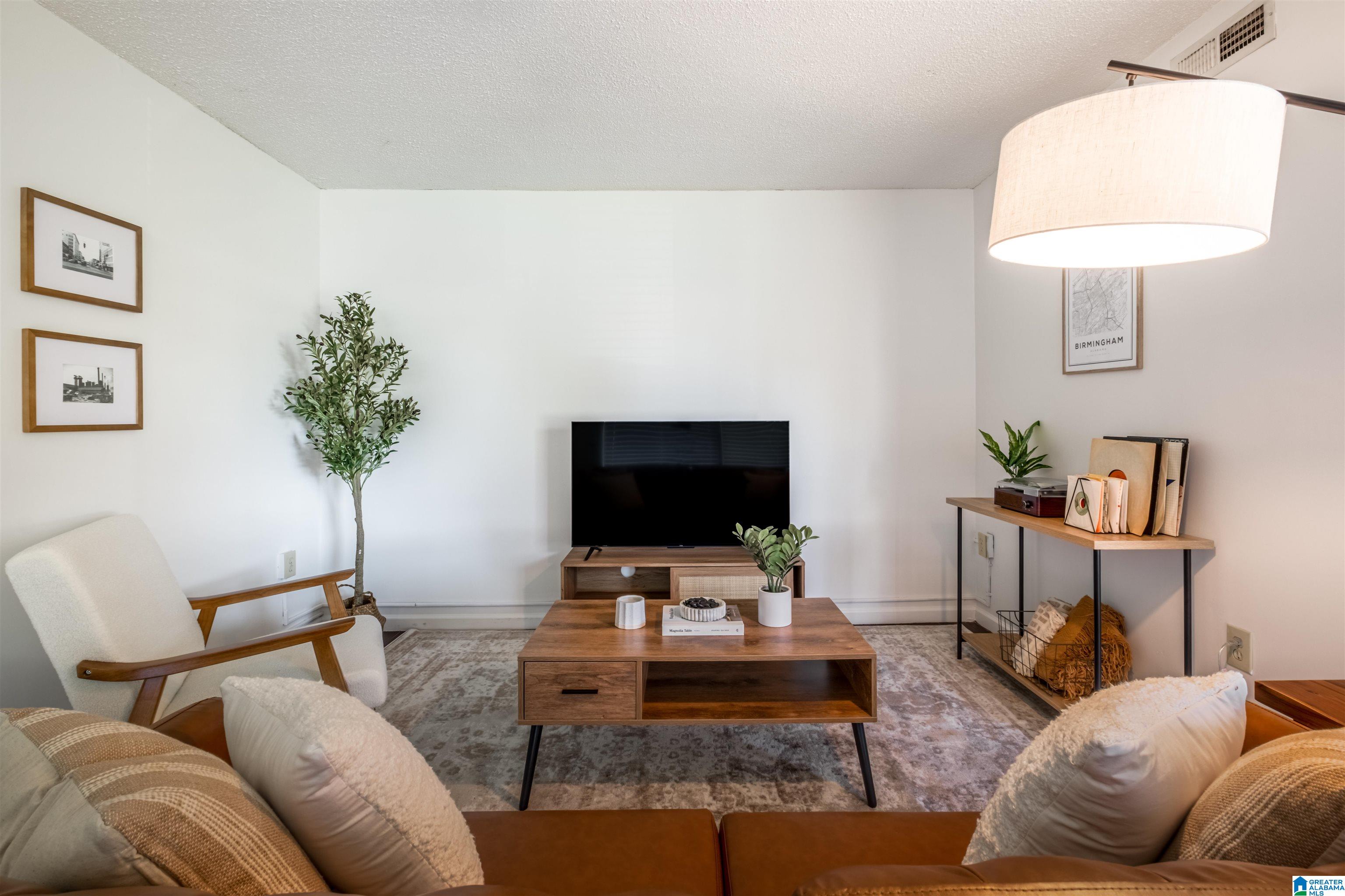 2990 Rhodes Circle South, Unit 103 Birmingham, AL 35205 - Photo 4 of 22