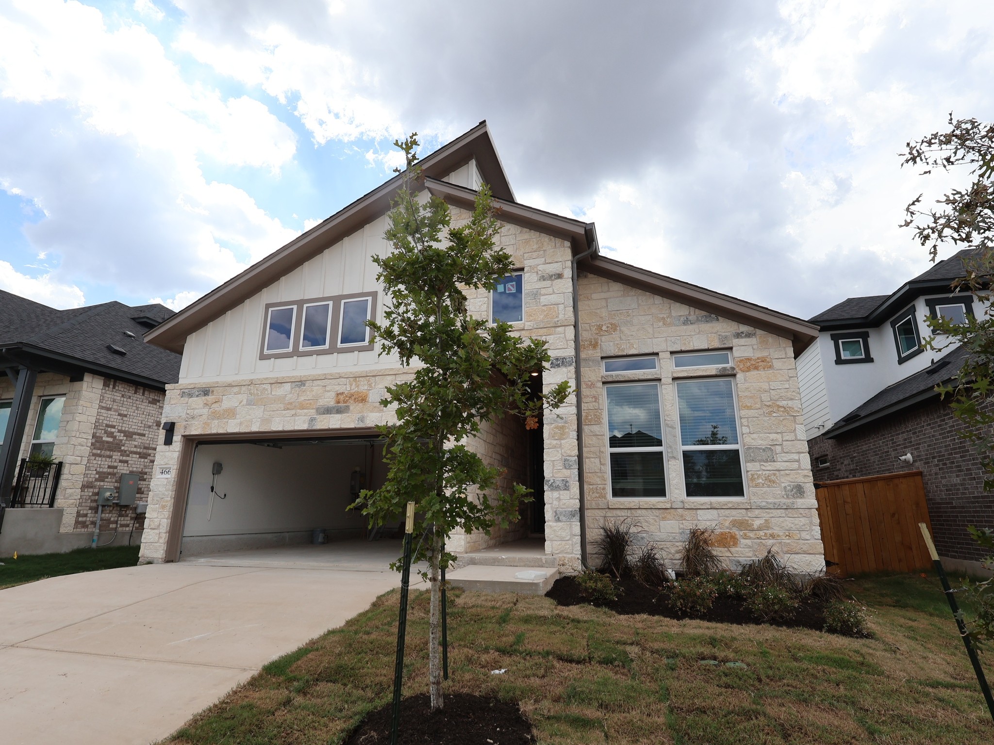 466 Bishop Wood Road Dripping Springs, TX 78620 - Photo 2 of 24 Gallery Image 2