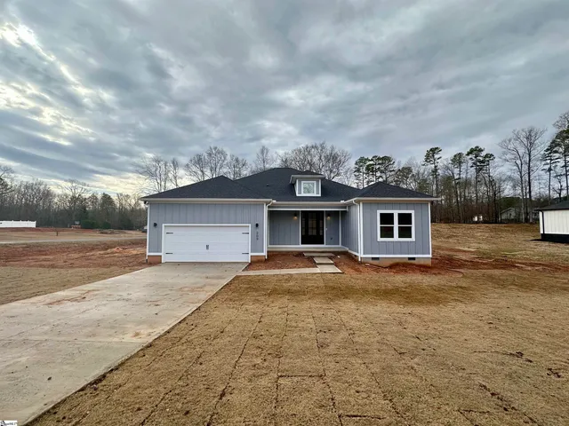 $432,000 | 209 Chestnut Drive, Belton, SC 29627