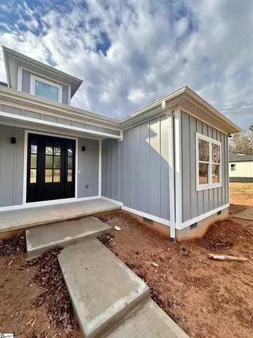 $432,000 | 209 Chestnut Drive, Belton, SC 29627