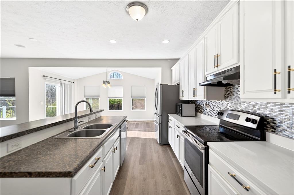 403 McCormick Road McKees Rocks, PA 15136 - Photo 14 of 49