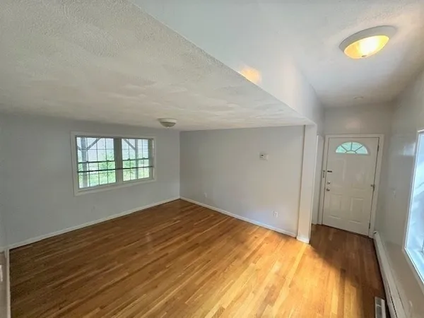 $3,200 | 34 Coyne Road, Unit 1, Waban, MA 02468