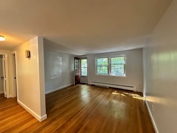 $3,200 | 34 Coyne Road, Unit 1, Waban, MA 02468