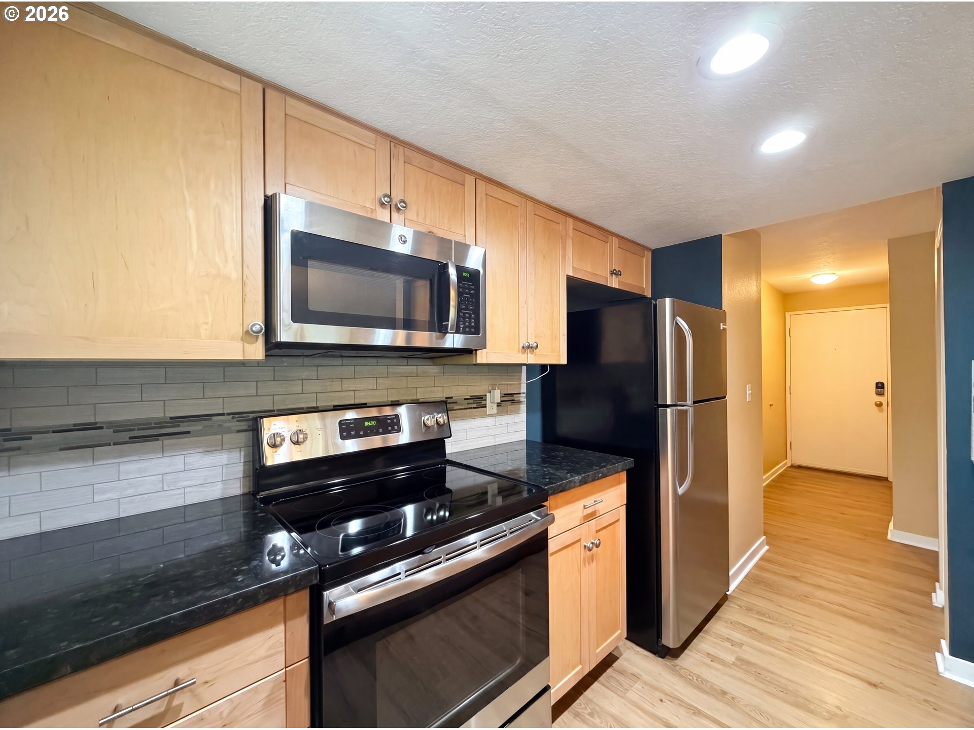 10132 Southwest Trapper Terrace Beaverton, OR 97008 - Photo 2 of 20