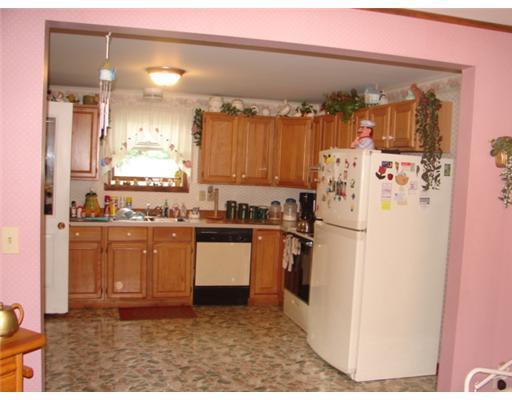239 State Park Road Naples, ME 04055 - Photo 5 of 14 Kitchen.