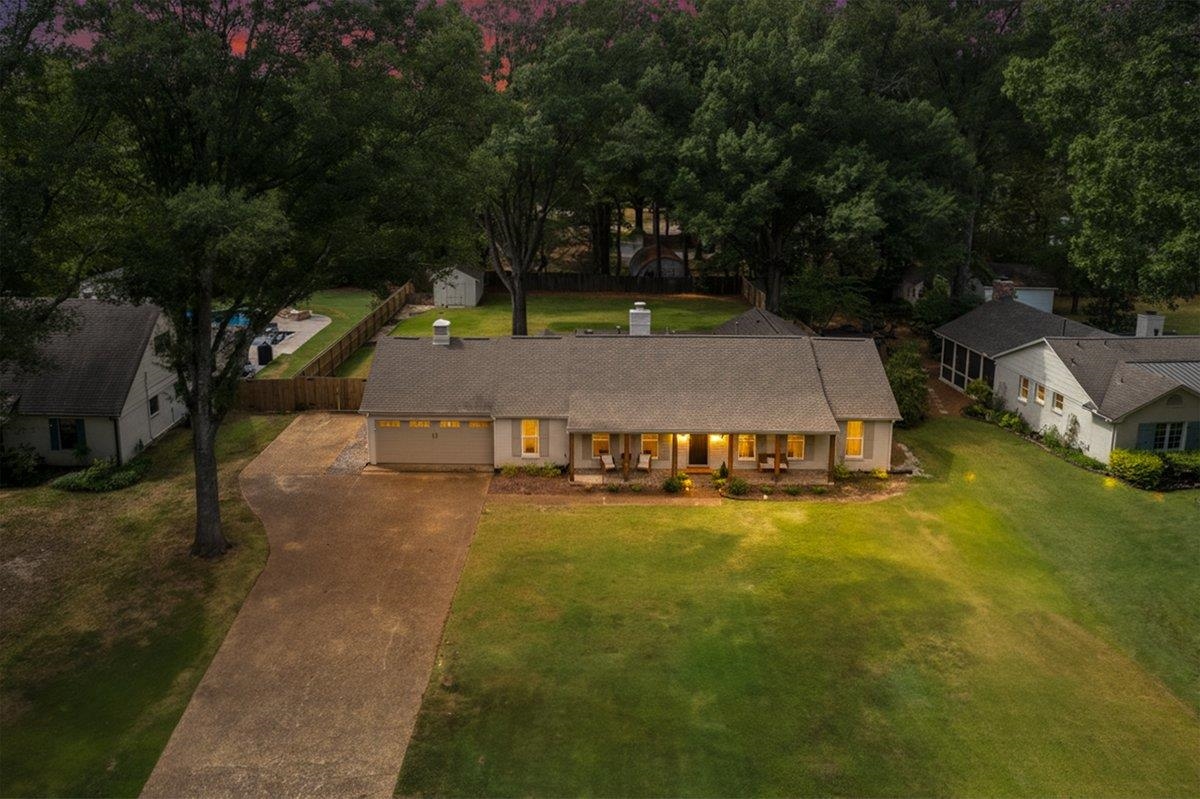 281 Briarbrook Cove Collierville, TN 38017 - Photo 2 of 33