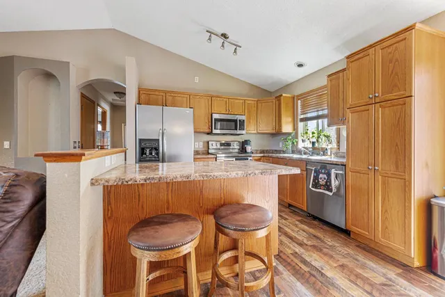 $319,900 | 885 Lee Street Northeast, Owatonna, MN 55060