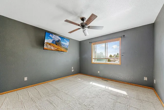 $319,900 | 885 Lee Street Northeast, Owatonna, MN 55060