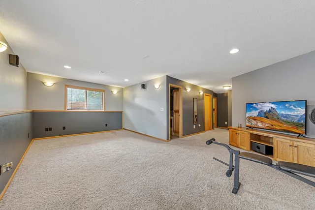 $319,900 | 885 Lee Street Northeast, Owatonna, MN 55060