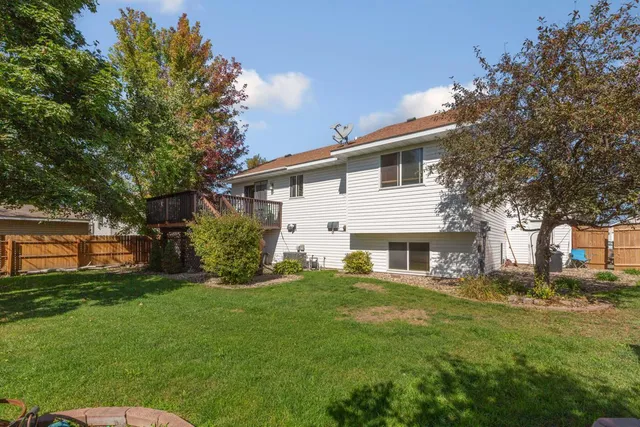 $319,900 | 885 Lee Street Northeast, Owatonna, MN 55060