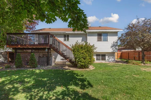 $319,900 | 885 Lee Street Northeast, Owatonna, MN 55060