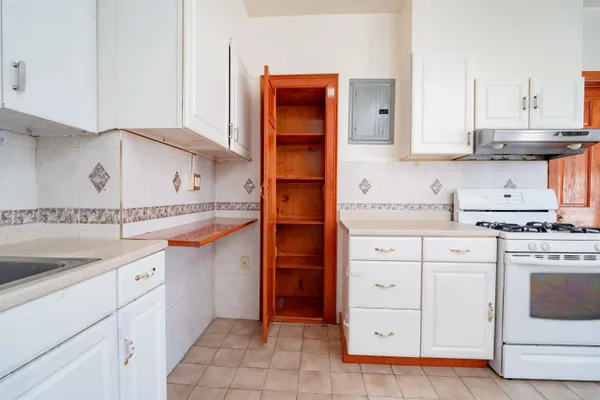 $3,000 | 724 17th Street, Union City, NJ 07087