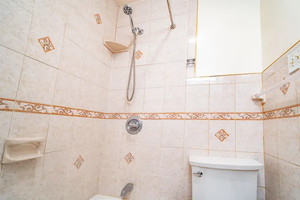 $3,000 | 724 17th Street, Union City, NJ 07087