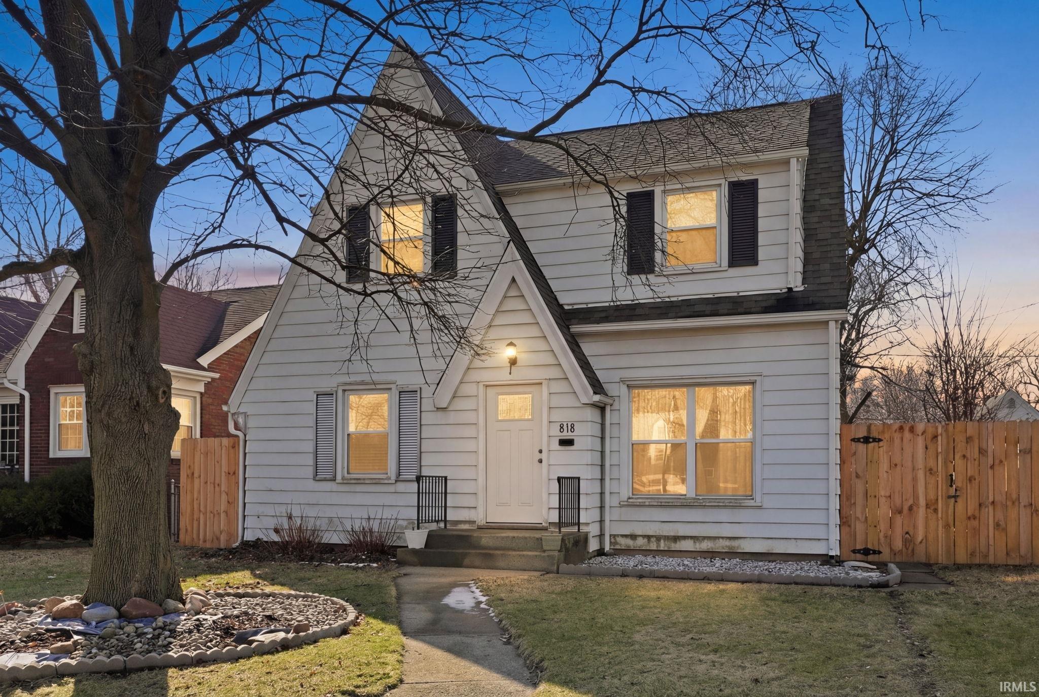 818 East Rudisill Boulevard Fort Wayne, IN 46806 - Photo 1 of 17