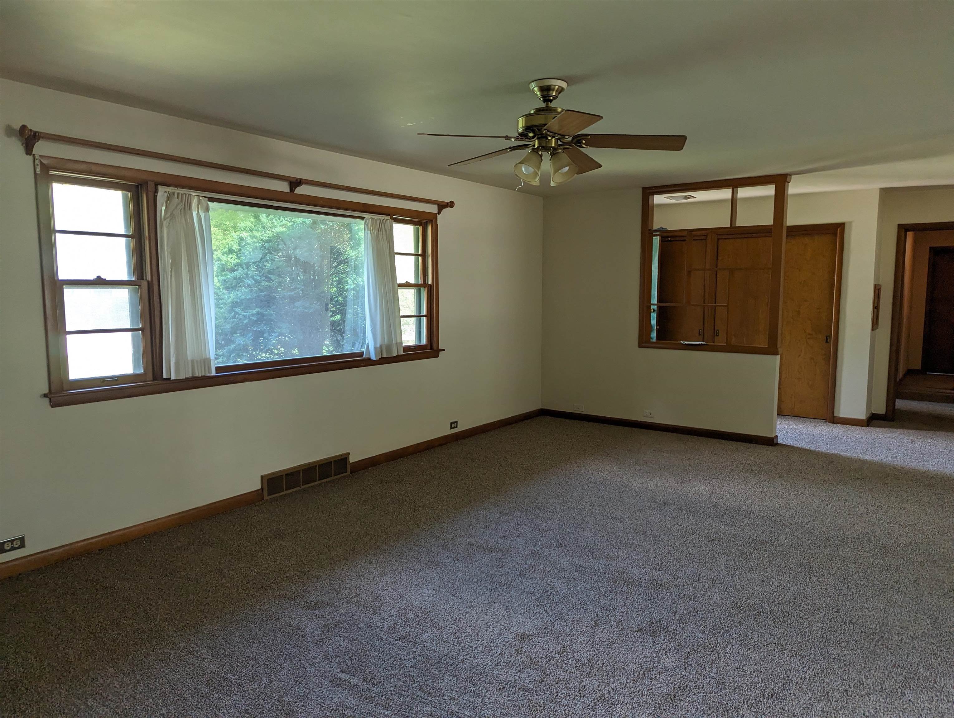 1212 Halsted Road Rockford, IL 61103 - Photo 2 of 12 Gallery Image 2