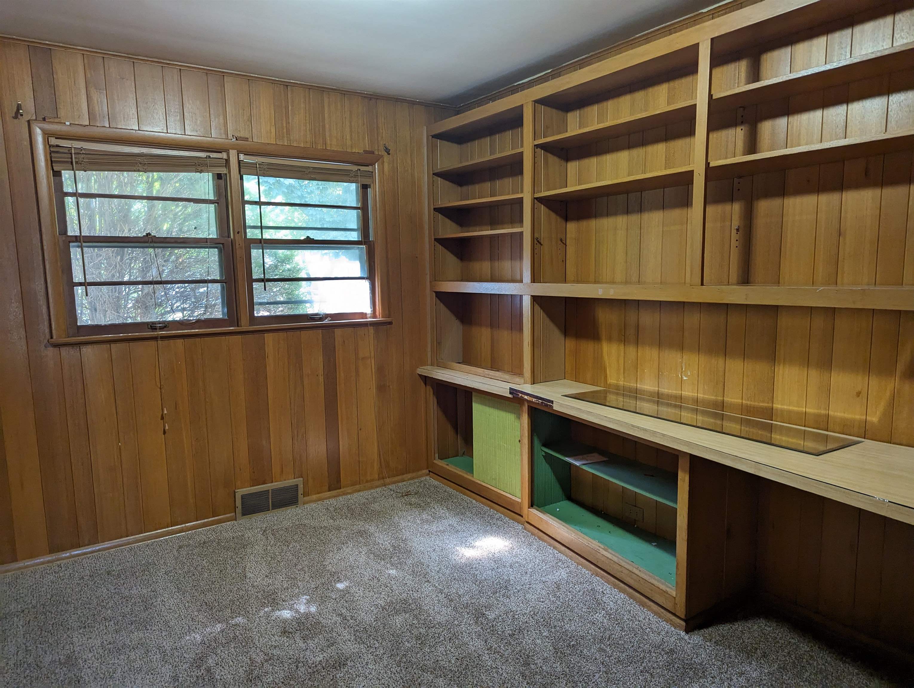 1212 Halsted Road Rockford, IL 61103 - Photo 6 of 12 Gallery Image 6