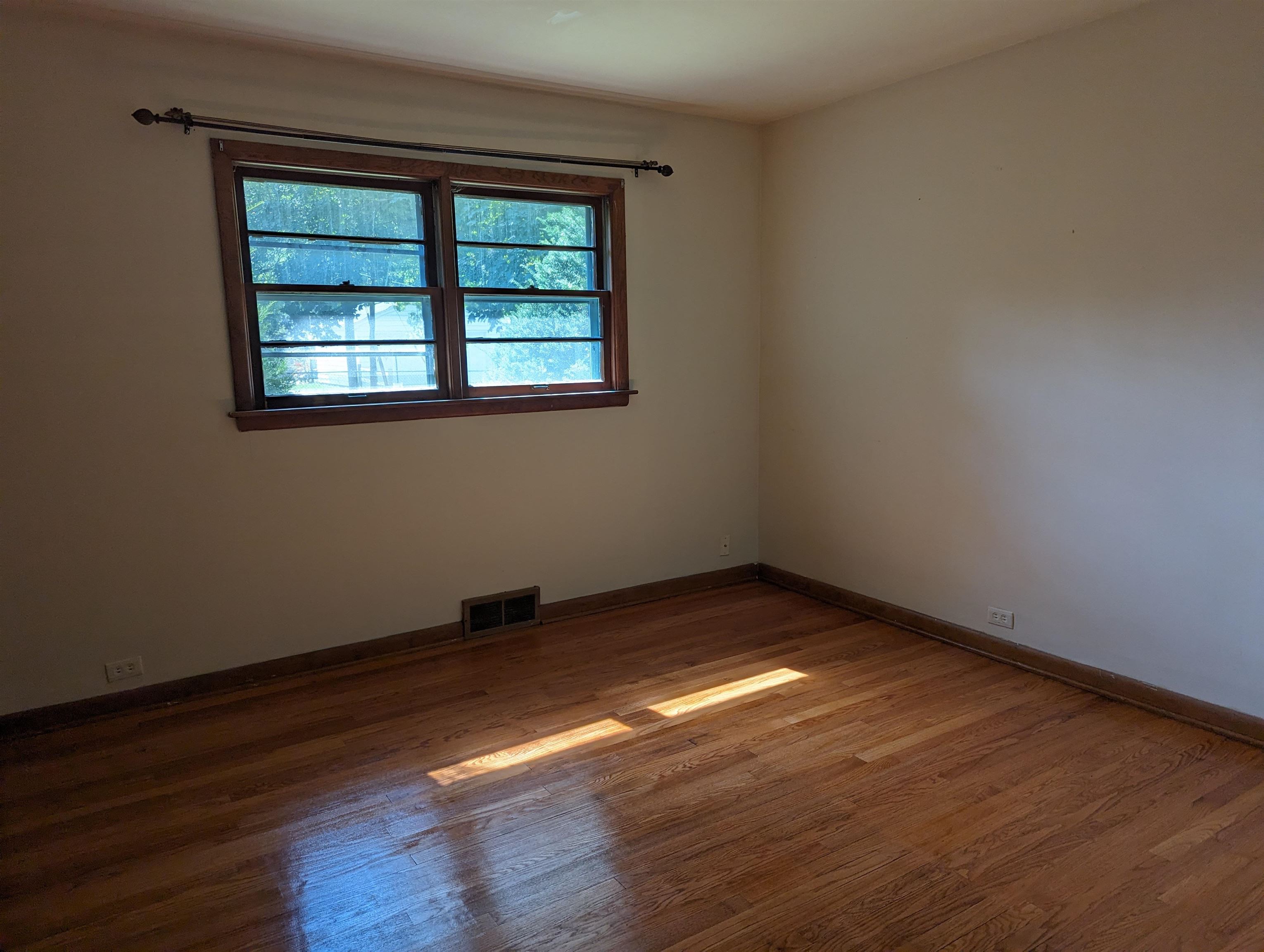 1212 Halsted Road Rockford, IL 61103 - Photo 7 of 12 Gallery Image 7