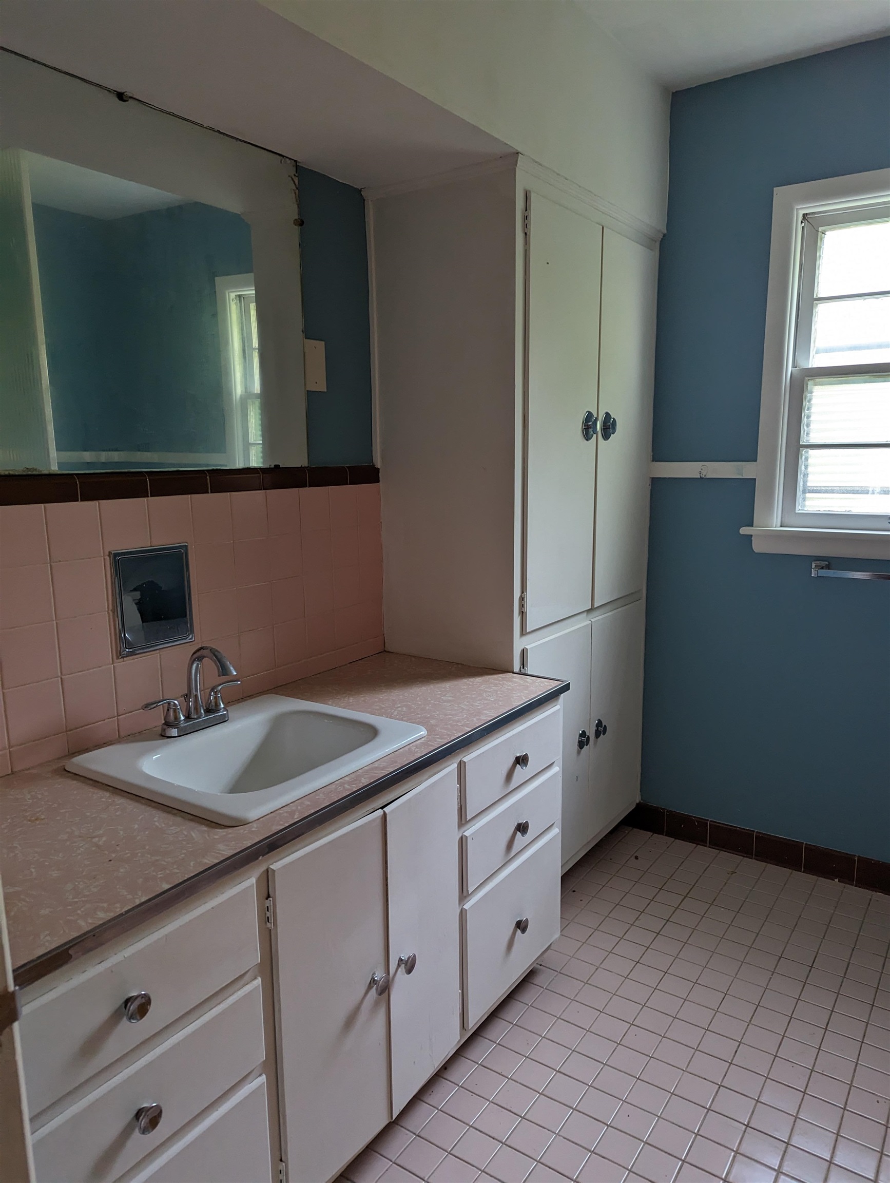 1212 Halsted Road Rockford, IL 61103 - Photo 8 of 12 Gallery Image 8