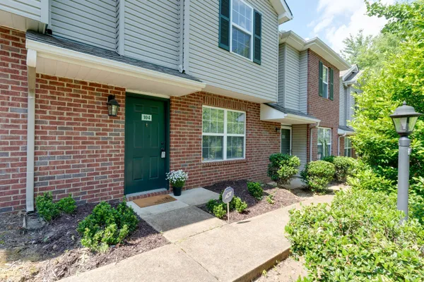 $1,700 | 104 Waterview Drive, Hendersonville, TN 37075