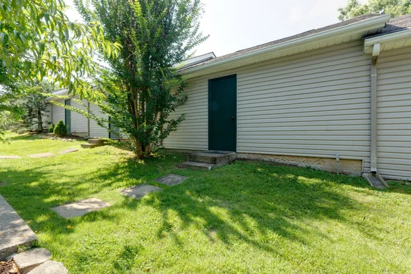$1,700 | 104 Waterview Drive, Hendersonville, TN 37075